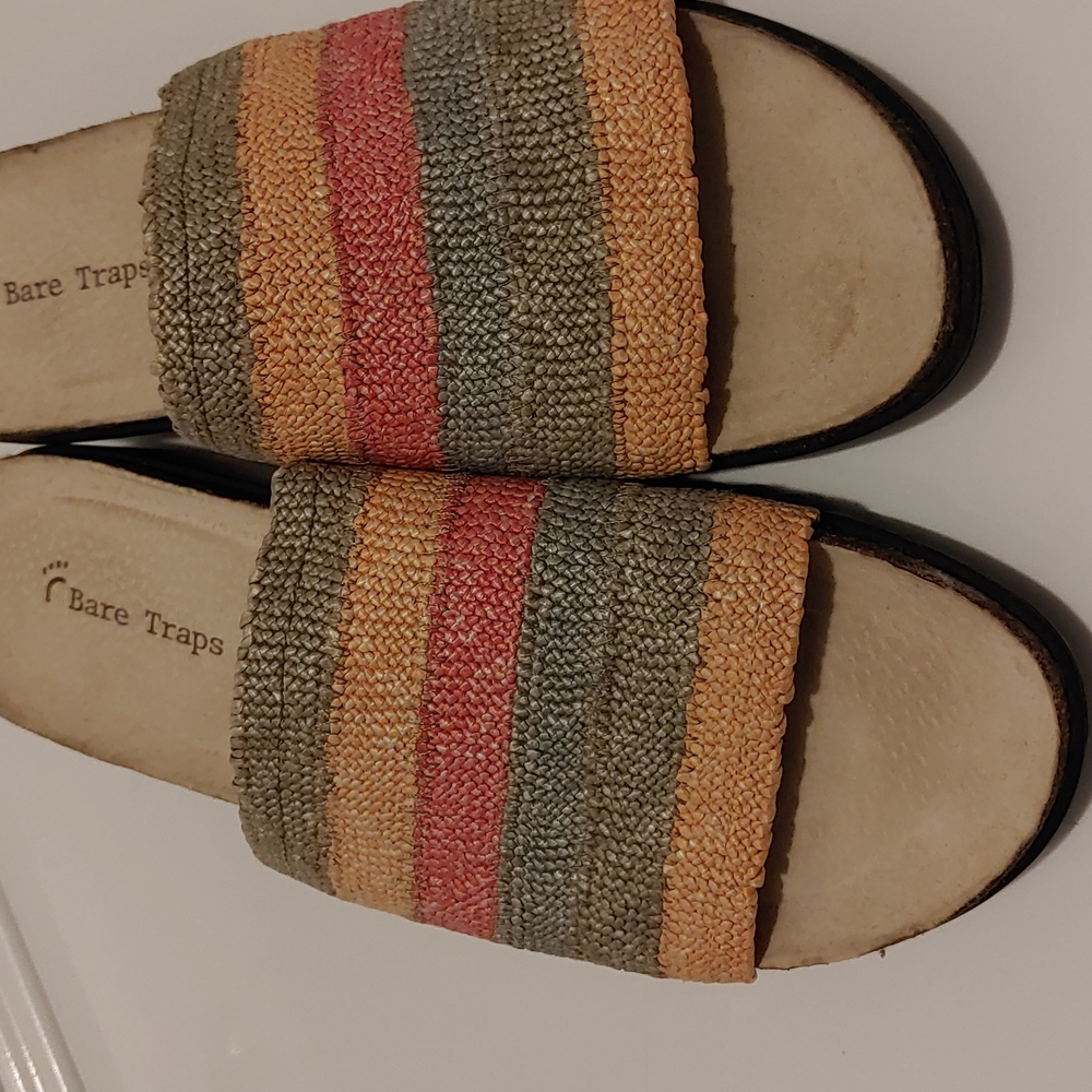 Bare Traps sandals size 10. Leather lined